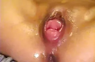 XXX બનાવે છે અન્ય હોમમેઇડ ઊંડા throating અને આવરી લે માંથી buzz આંખો