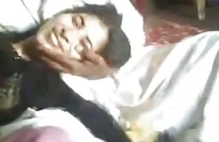 XXX હોમમેઇડ પોર્ન યુવાન રશિયન યુગલો