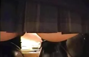 XXX વાહિયાત બે બચ્ચાઓ બાથરૂમમાં ક્લબ