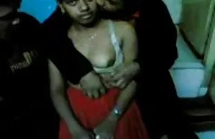 XXX લેડી પોશાક છોકરી ના અંત: વસ્ત્ર અને ચોદવા માંટે ઉત્તેજીત કરવું પાડોશી છોકરો