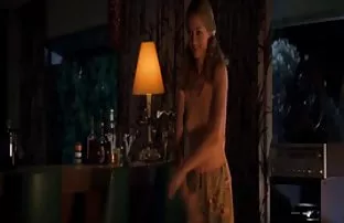 XXX એક આકર્ષક છોકરી માં ચાલુ રાંડ અને Fucks