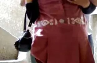 XXX તેના બદલે એક મસાજ મિત્ર ચાટવું ગર્લફ્રેન્ડ pussy અને વીંધેલા તેના બોલ્ટ